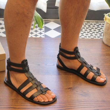 Black men's roman leather sandals Handmade in Italy | Gianluca - L'artigiano del cuoio