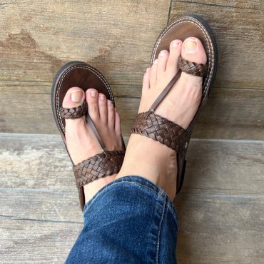 Mens Brown Black Criss Cross T Strap Leather Flat Kolhapuri Sandals, Boho Style Handmade Slip Ons Slides Summer Shoes Ethnic Indian