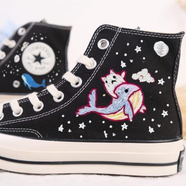 Custom Embroidered Converse, Whale and Turtle Embroidered Shoes, Ocean Vibes Embroidered Sneakers Custom, Gifts for Divers