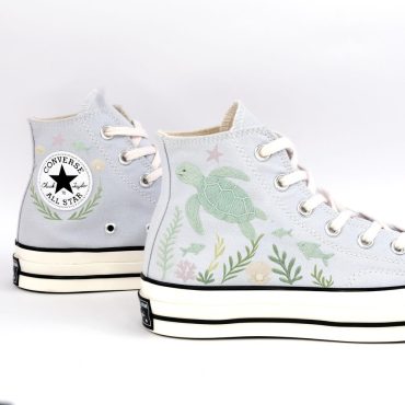 Turtle Embroidered Converse, Hand Embroidered Sea Life Sneakers, Custom High-Top Shoes, Unique Gift for Ocean Lovers, Sea Turtle Converse