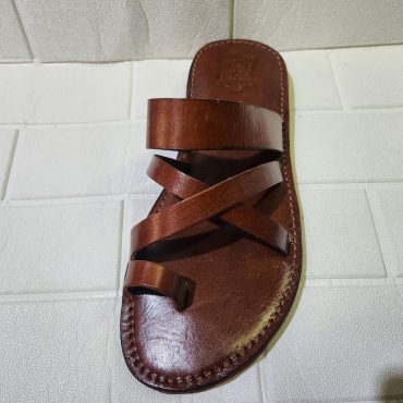 Men’s Handmade Moroccan Leather Sandals – Brown Criss-Cross Strappy Design – Traditional Flat Shoes – Durable & Comfortable Summer Sandals